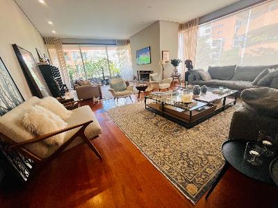 Apartamento de 4 alcobas en venta en Cabrera Chico, Bogotá, 290 m² · foto 2 de 20