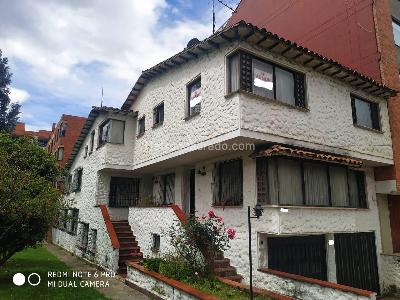 Casa de 3 alcobas en venta en Bella Suiza, Bogotá, 203 m² · foto 2 de 19
