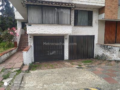 Casa de 3 alcobas en venta en Bella Suiza, Bogotá, 203 m² · foto 3 de 19