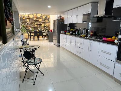 Casa de 4 alcobas en venta en Canodromo, Bogotá, 300 m² · foto 7 de 20
