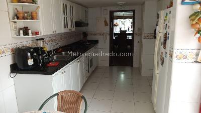 Casa de 4 alcobas en venta en Cedro Bolivar, Bogotá, 380 m² · foto 8 de 20