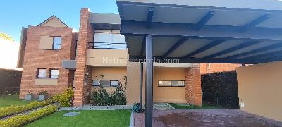 Casa de 4 alcobas en venta en Hacienda Fontanar, Chía, 282 m² · foto 19 de 20