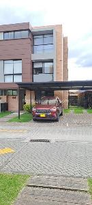 Casa de 3 alcobas en venta en Conjunto Residencial Vittare, Cajicá, 330 m² · foto 2 de 20