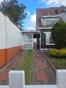 Casa de 5 alcobas en venta en Colina Campestre, Bogotá, 244 m² · foto 2 de 20