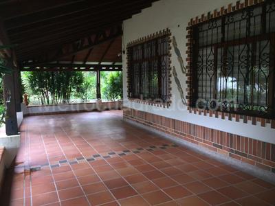 Casa de 4 alcobas en venta en El Cairo, Villavicencio, 1000 m² · foto 4 de 20