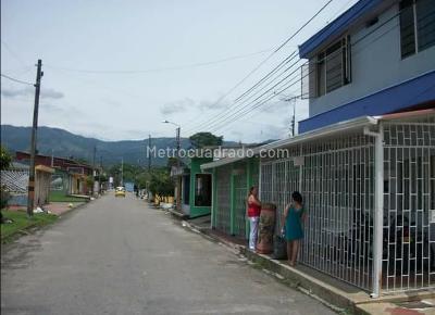 Casa de 5 alcobas en venta en Jordan Paraiso, Villavicencio, 180 m² · foto 2 de 9