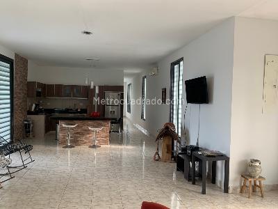 Casa de 5 alcobas en venta en La Llanerita, Villavicencio, 1925 m² · foto 9 de 20