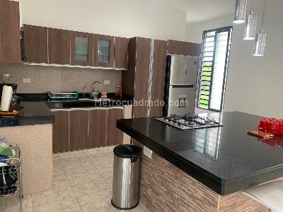 Casa de 5 alcobas en venta en La Llanerita, Villavicencio, 1925 m² · foto 10 de 20