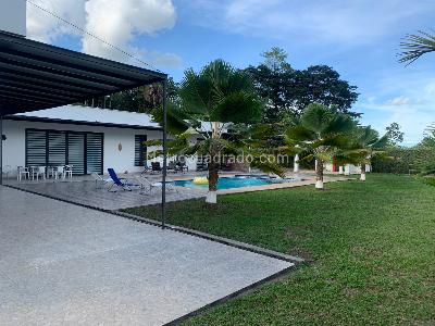 Casa de 5 alcobas en venta en La Llanerita, Villavicencio, 1925 m² · foto 3 de 20