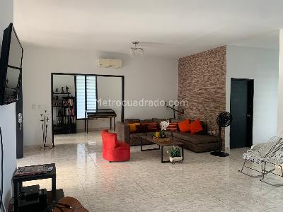 Casa de 5 alcobas en venta en La Llanerita, Villavicencio, 1925 m² · foto 4 de 20
