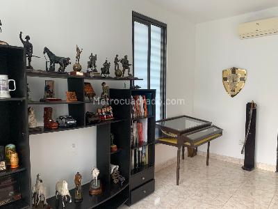 Casa de 5 alcobas en venta en La Llanerita, Villavicencio, 1925 m² · foto 6 de 20