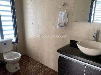Casa de 5 alcobas en venta en La Llanerita, Villavicencio, 1925 m² · foto 8 de 20