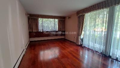 Casa de 5 alcobas en venta en Chico Norte, Bogotá, 733 m² · foto 3 de 20