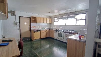 Casa de 5 alcobas en venta en Chico Norte, Bogotá, 733 m² · foto 6 de 20