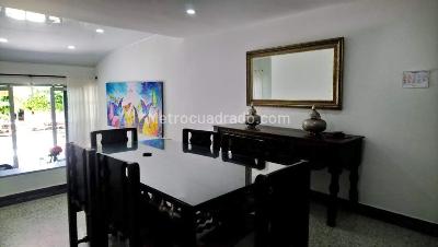 Casa de 4 alcobas en venta en Triangulo, Villavicencio, 220 m² · foto 3 de 12