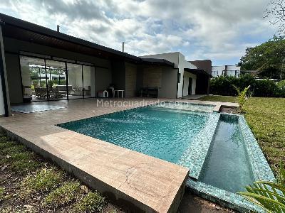 Casa de 4 alcobas en venta en El Cairo, Villavicencio, 890 m² · foto 3 de 11