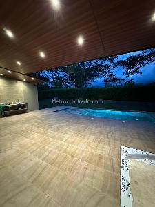 Casa de 4 alcobas en venta en El Cairo, Villavicencio, 890 m² · foto 10 de 11