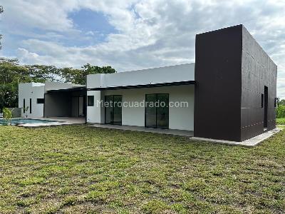 Casa de 4 alcobas en venta en El Cairo, Villavicencio, 890 m² · foto 2 de 11