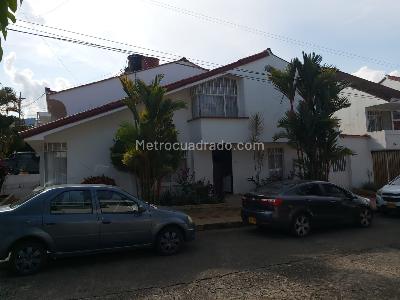 Casa de 4 alcobas en venta en Triangulo, Villavicencio, 220 m² · foto 2 de 12