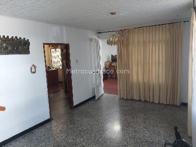 Casa de 4 alcobas en venta en Triangulo, Villavicencio, 220 m² · foto 4 de 12