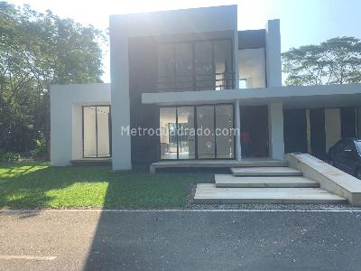 Casa de 4 alcobas en venta en El Cairo, Villavicencio, 280 m² · foto 2 de 20