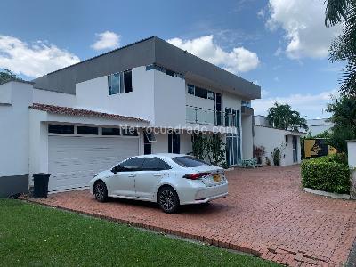 Casa de 5 alcobas en venta en Baru, Villavicencio, 1500 m² · foto 2 de 20