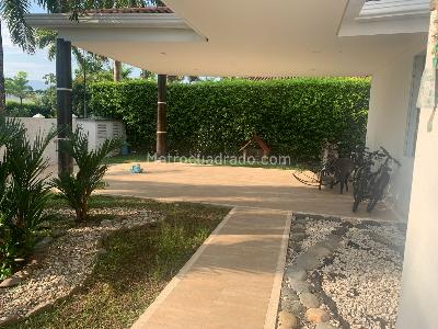 Casa de 3 alcobas en venta en Baru, Villavicencio, 1050 m² · foto 3 de 20