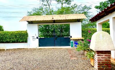 Casa de 3 alcobas en venta en Apiay, Villavicencio, 600 m² · foto 2 de 20