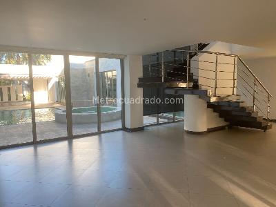 Casa de 5 alcobas en venta en Baru, Villavicencio, 700 m² · foto 2 de 20