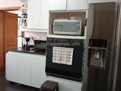 Apartamento de 3 alcobas en venta en Chico Navarra, Bogotá, 180 m² · foto 17 de 18