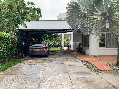 Casa de 5 alcobas en venta en Caracoli, Villavicencio, 1100 m² · foto 2 de 20
