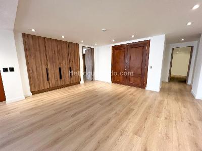 Apartamento de 2 alcobas en venta en Chapinero Alto Emaus, Bogotá, 350 m² · foto 7 de 13