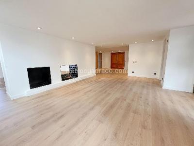 Apartamento de 2 alcobas en venta en Chapinero Alto Emaus, Bogotá, 350 m² · foto 3 de 13