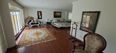 Apartamento de 3 alcobas en venta en Santa Barbara Central, Bogotá, 263 m² · foto 18 de 19