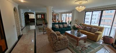 Apartamento de 3 alcobas en venta en Santa Barbara Central, Bogotá, 263 m² · foto 4 de 19