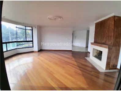 Apartamento de 4 alcobas en venta en Chico Navarra, Bogotá, 230 m² · foto 2 de 16