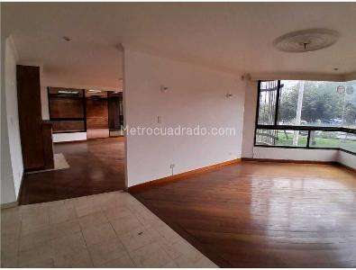 Apartamento de 4 alcobas en venta en Chico Navarra, Bogotá, 230 m² · foto 3 de 16