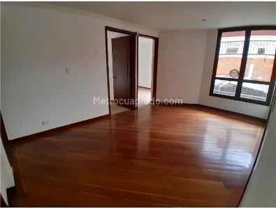 Apartamento de 4 alcobas en venta en Chico Navarra, Bogotá, 230 m² · foto 14 de 16