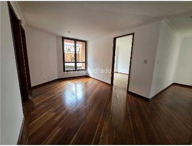 Apartamento de 4 alcobas en venta en Chico Navarra, Bogotá, 230 m² · foto 4 de 16