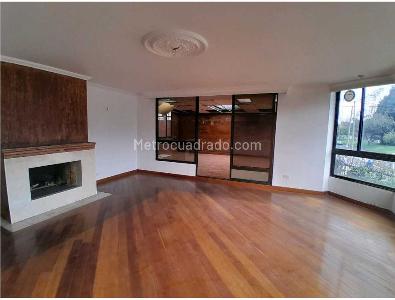 Apartamento de 4 alcobas en venta en Chico Navarra, Bogotá, 230 m² · foto 8 de 16