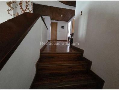 Casa de 4 alcobas en venta en Las Villas Niza, Bogotá, 261 m² · foto 14 de 20