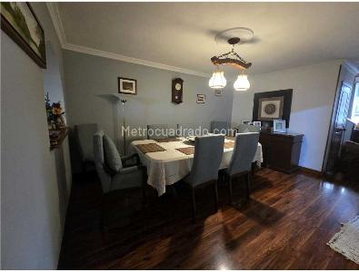 Casa de 4 alcobas en venta en Las Villas Niza, Bogotá, 261 m² · foto 17 de 20