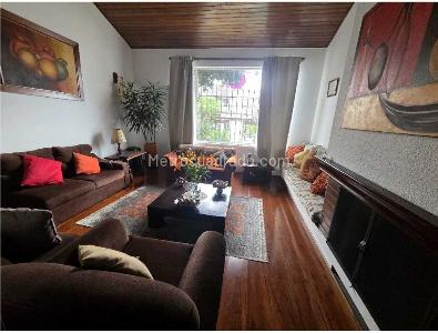 Casa de 4 alcobas en venta en Las Villas Niza, Bogotá, 261 m² · foto 3 de 20