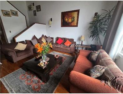 Casa de 4 alcobas en venta en Las Villas Niza, Bogotá, 261 m² · foto 4 de 20