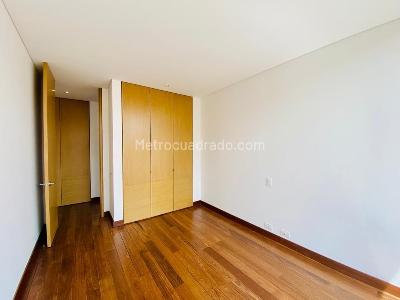 Apartamento de 3 alcobas en arriendo en Chico Norte, Bogotá, 128 m² · foto 6 de 7