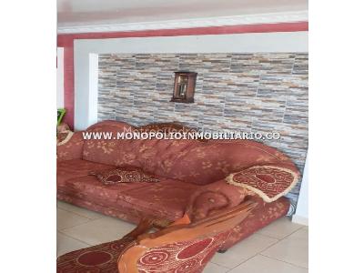 Casa de 5 alcobas en venta en Rionegro Centro, Rionegro, 156 m² · foto 3 de 6