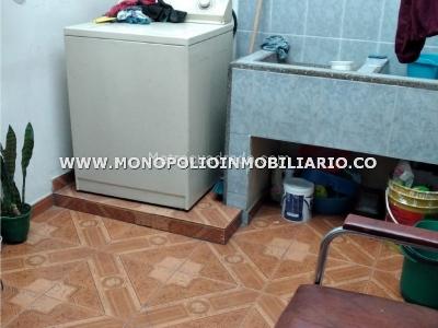 Casa de 3 alcobas en venta en Castilla, Medellín, 89 m² · foto 10 de 11