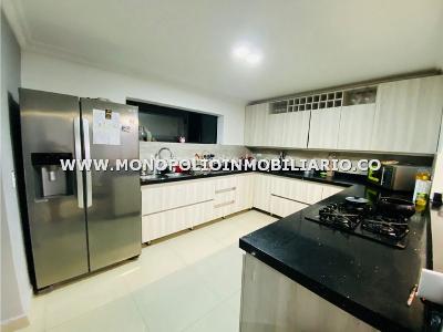 Apartamento de 5 alcobas en venta en Villa Hermosa, Medellín, 167 m² · foto 2 de 13