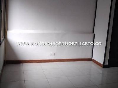 Casa de 3 alcobas en venta en Villa Hermosa, Medellín, 85 m² · foto 3 de 6