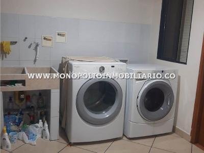 Casa de 5 alcobas en venta en Tres Esquinas, Sabaneta, 340 m² · foto 5 de 6
